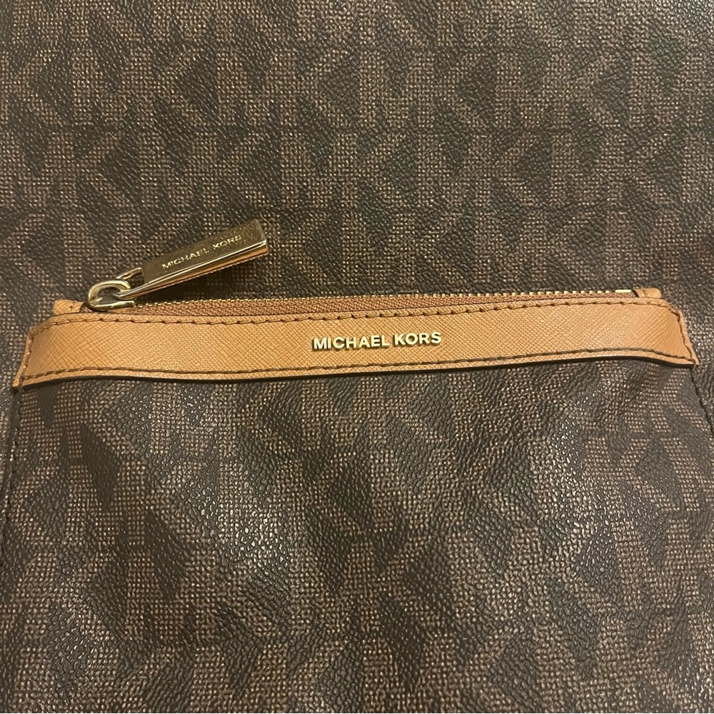 Michael Kors Tan and Brown Signature Crossbody Bag - Picture 3 of 14